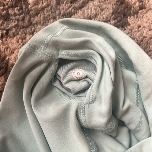 light green lululemon leggings 28" size 0 - Picture 3 of 3
